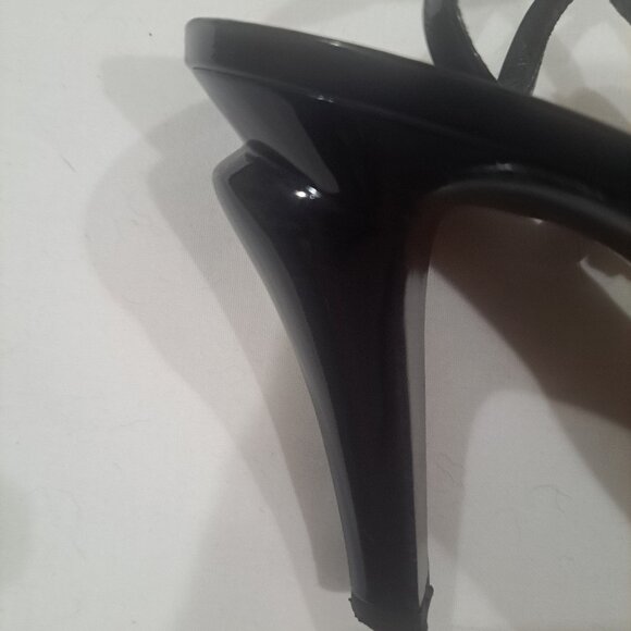 Classic Vintage Chanel Black &  open backed White Heel - Picture 9 of 13